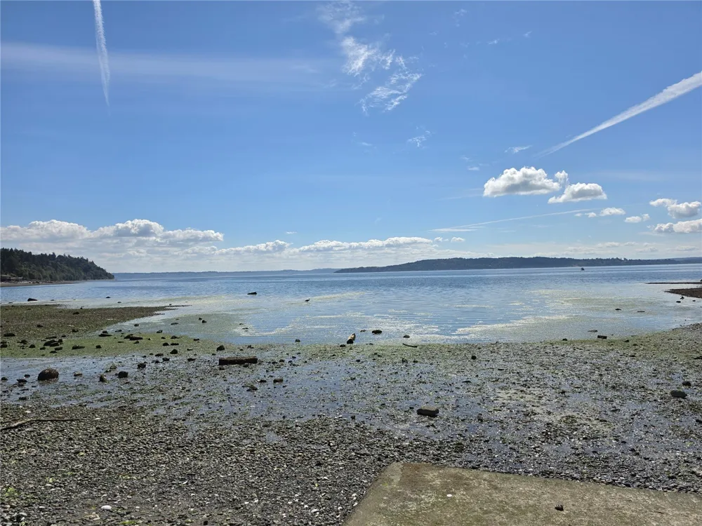 18806 4th S Burien, WA 98148