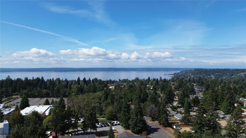 18806 4th S Burien, WA 98148