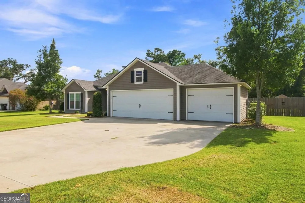 7 Colt DR Lakeland, GA 31635