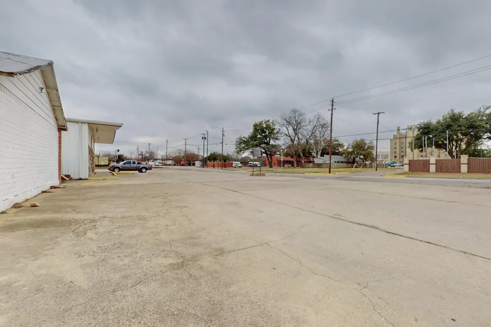 517 E Broadway Street Gainesville, TX 76240