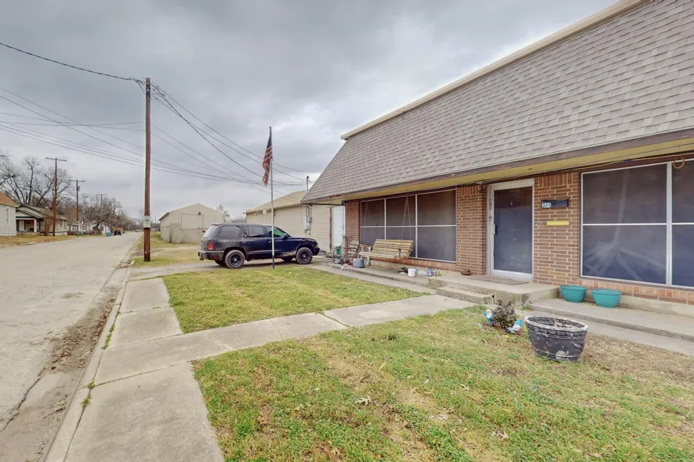 517 E Broadway Street Gainesville, TX 76240