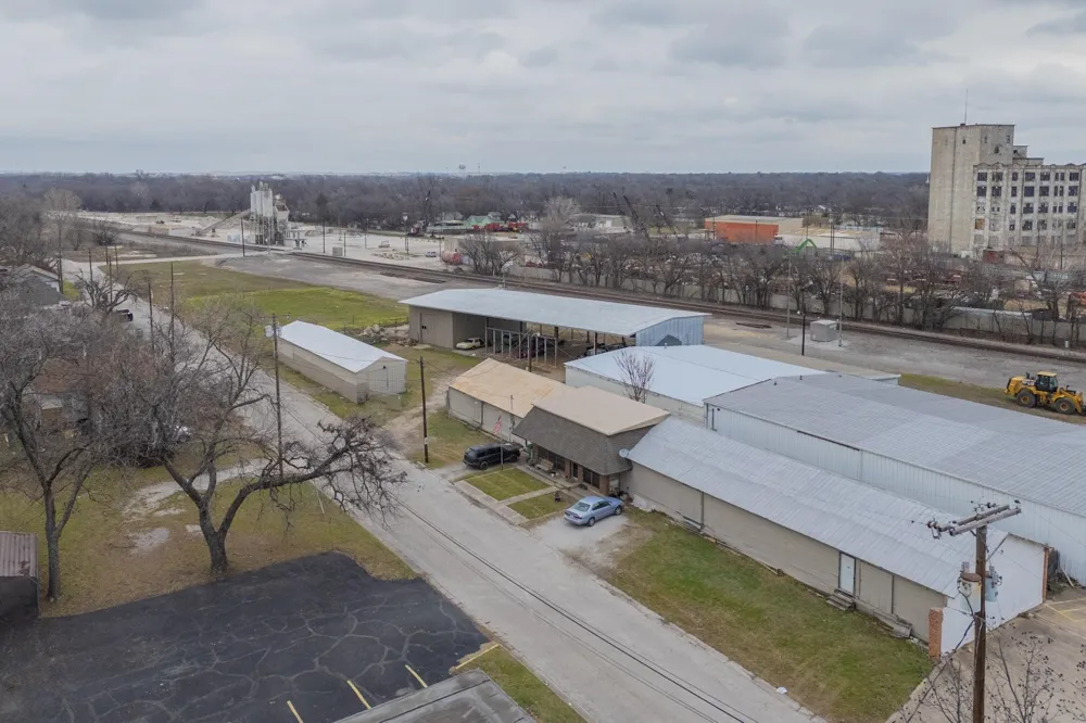 517 E Broadway Street Gainesville, TX 76240