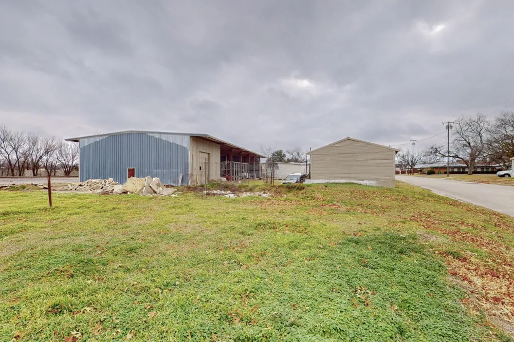 517 E Broadway Street Gainesville, TX 76240