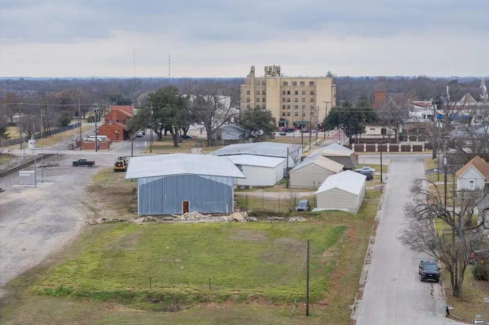 517 E Broadway Street Gainesville, TX 76240