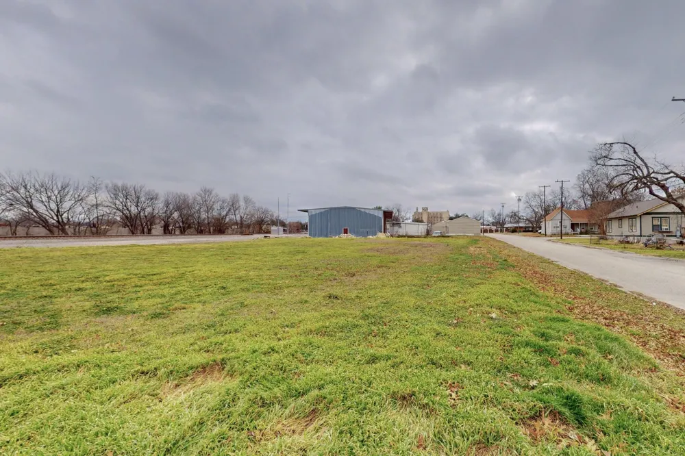 517 E Broadway Street Gainesville, TX 76240