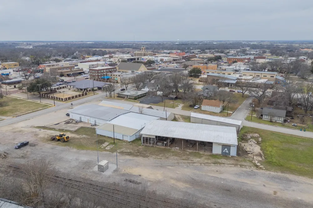 517 E Broadway Street Gainesville, TX 76240