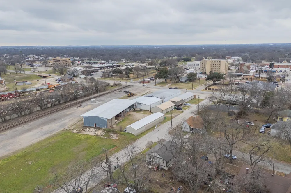 517 E Broadway Street Gainesville, TX 76240