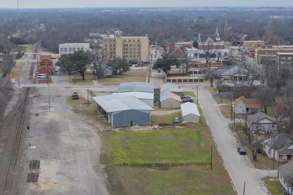 517 E Broadway Street Gainesville, TX 76240
