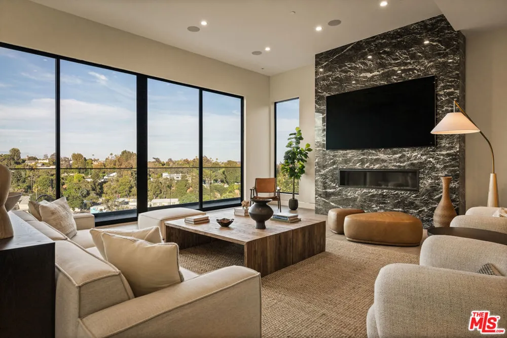 1490 San Remo Drive Los Angeles, CA 90272