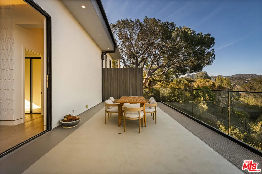 1490 San Remo Drive Los Angeles, CA 90272