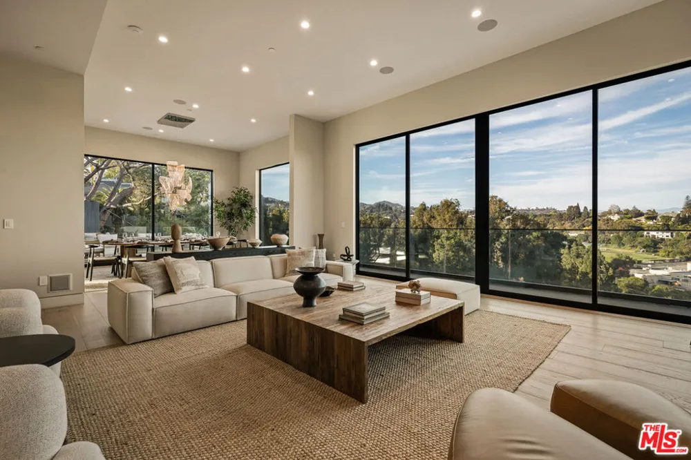 1490 San Remo Drive Los Angeles, CA 90272