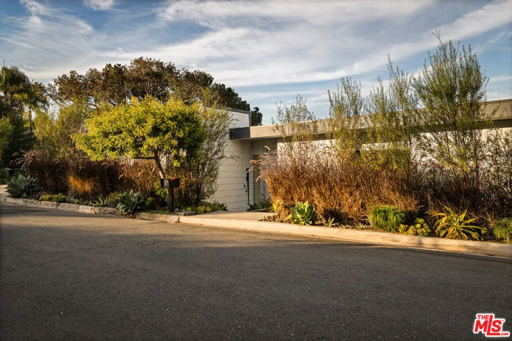 1490 San Remo Drive Los Angeles, CA 90272