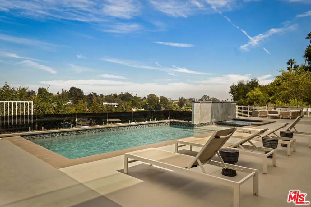 1490 San Remo Drive Los Angeles, CA 90272