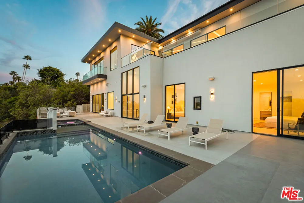 1490 San Remo Drive Los Angeles, CA 90272