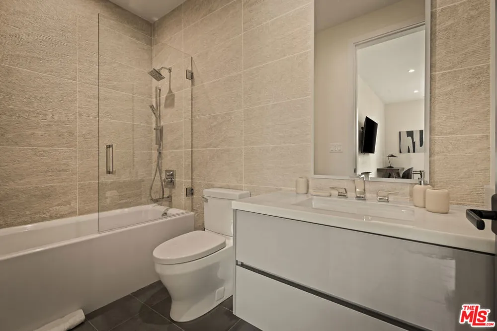 1490 San Remo Drive Los Angeles, CA 90272
