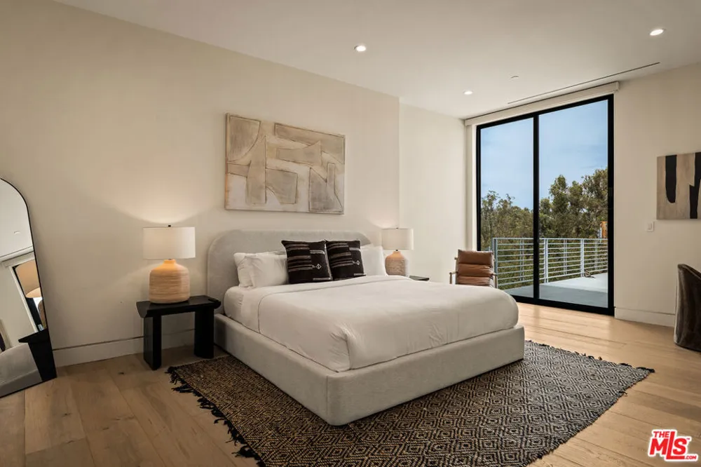 1490 San Remo Drive Los Angeles, CA 90272