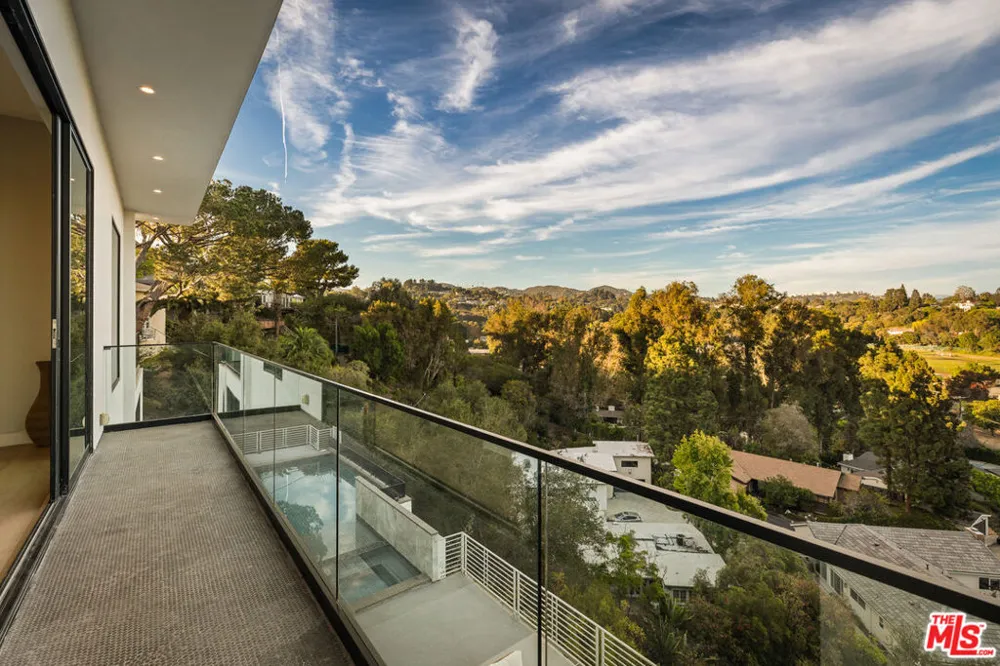 1490 San Remo Drive Los Angeles, CA 90272