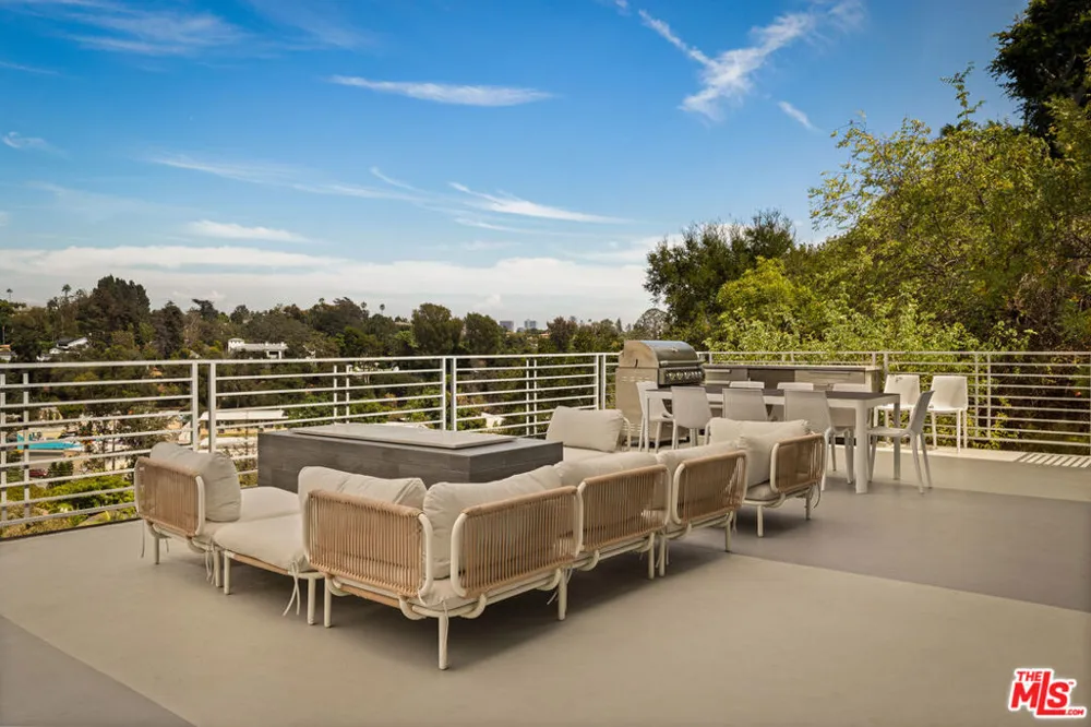 1490 San Remo Drive Los Angeles, CA 90272