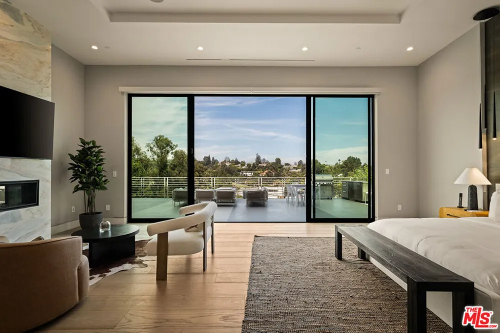 1490 San Remo Drive Los Angeles, CA 90272