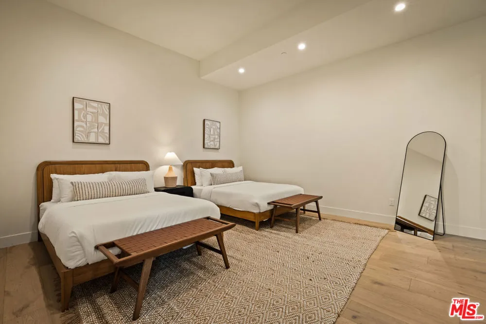 1490 San Remo Drive Los Angeles, CA 90272