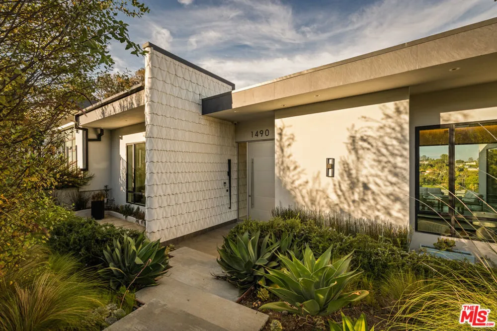 1490 San Remo Drive Los Angeles, CA 90272
