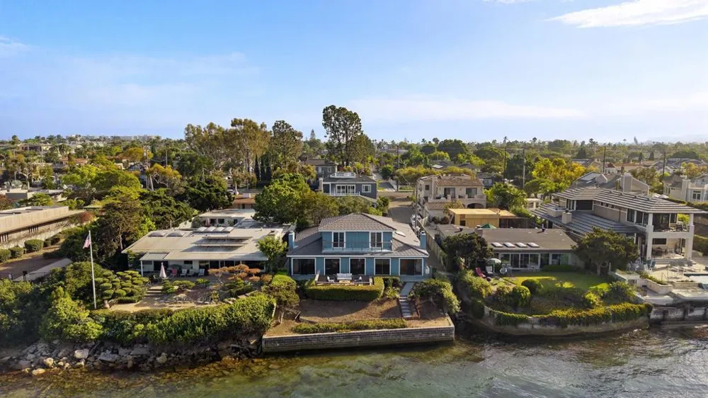 813 1st Street Coronado, CA 92118