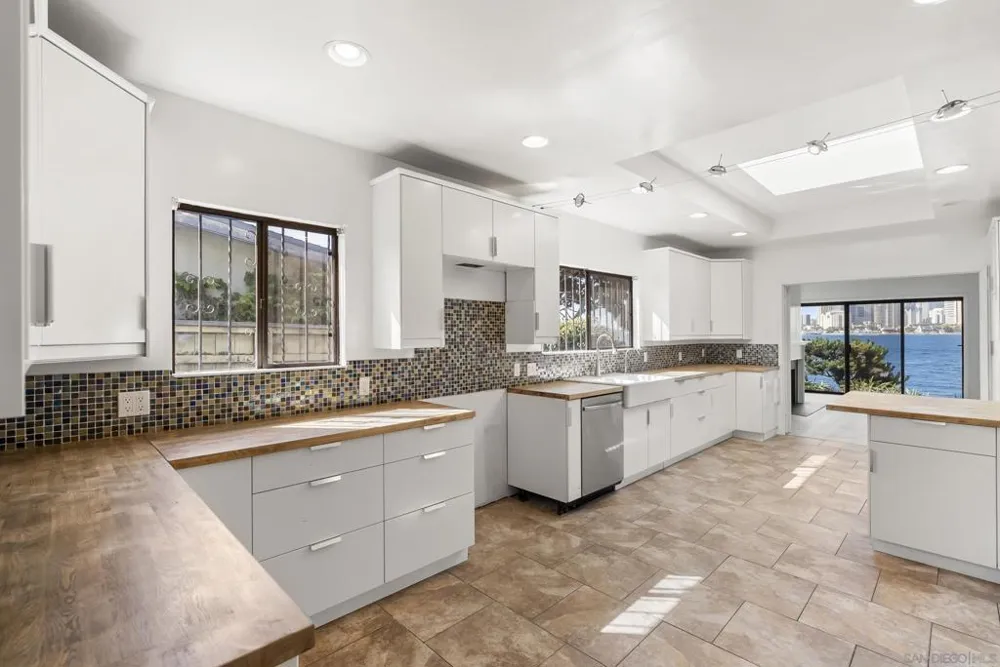 813 1st Street Coronado, CA 92118