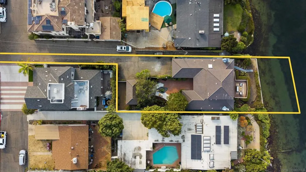 813 1st Street Coronado, CA 92118