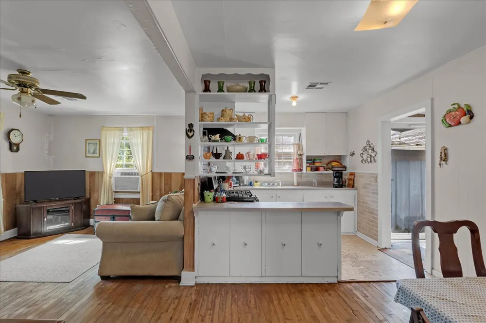 409 E Freeport Street Broken Arrow, OK 74012