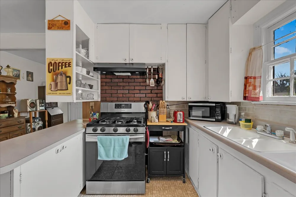 409 E Freeport Street Broken Arrow, OK 74012