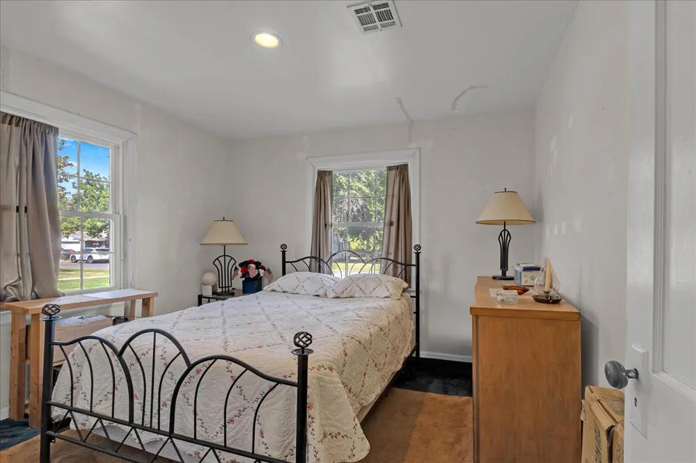 409 E Freeport Street Broken Arrow, OK 74012