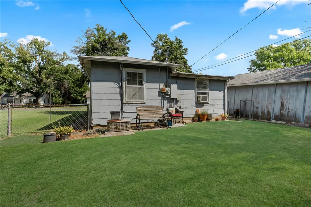 409 E Freeport Street Broken Arrow, OK 74012