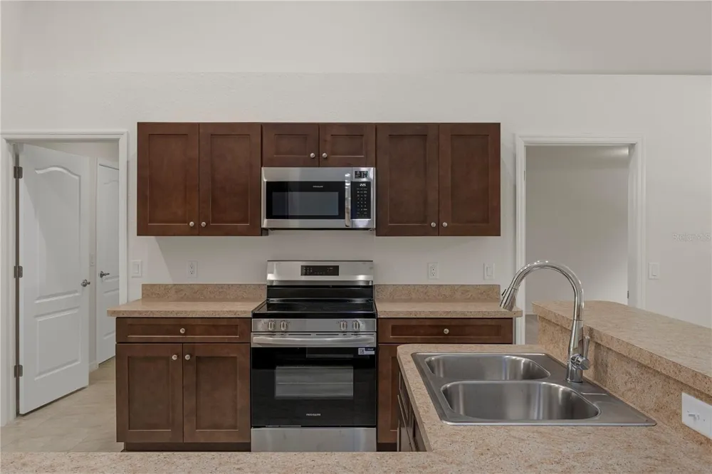 13048 KITTIWAKE ROAD Weeki Wachee, FL 34614