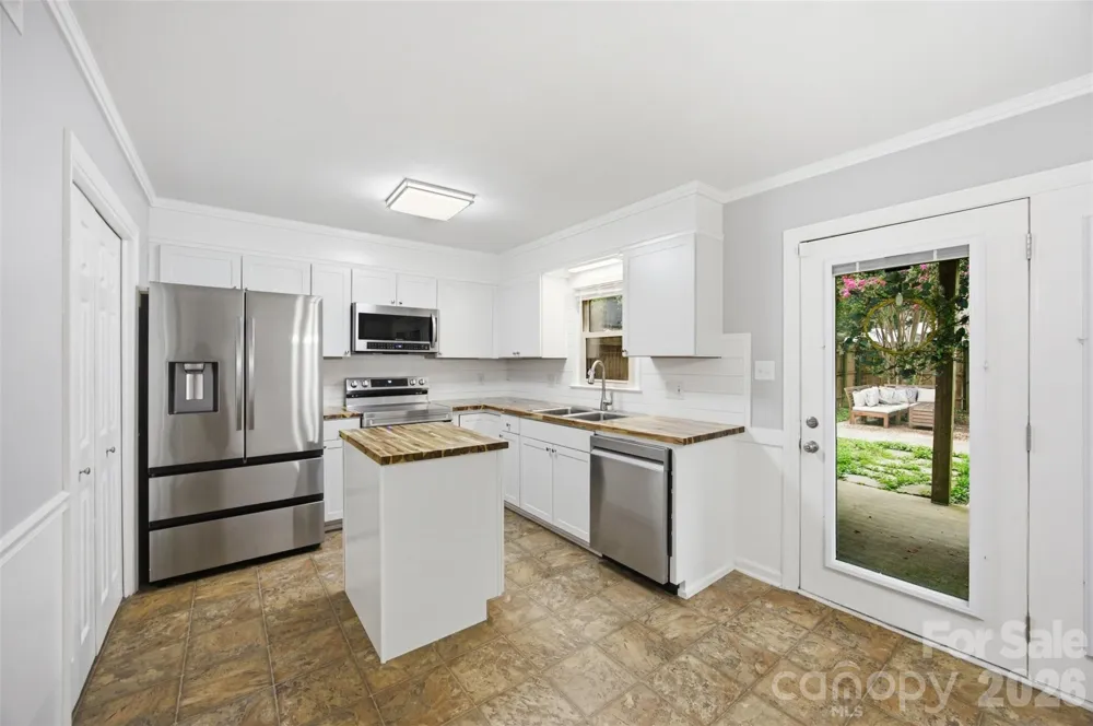1228 B Oakwood Avenue #B Kannapolis, NC 28081