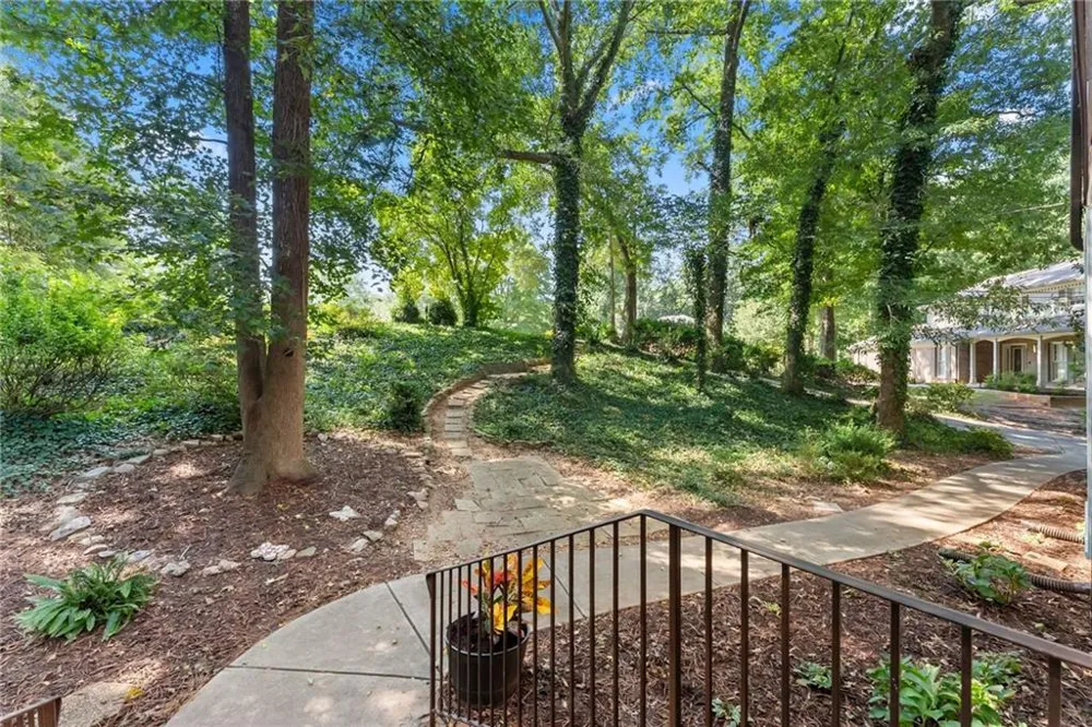 3824 Shawnee Run SW Lilburn, GA 30047