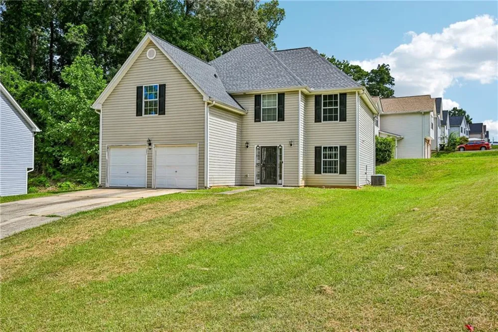 2083 Dylan Court Ellenwood, GA 30294