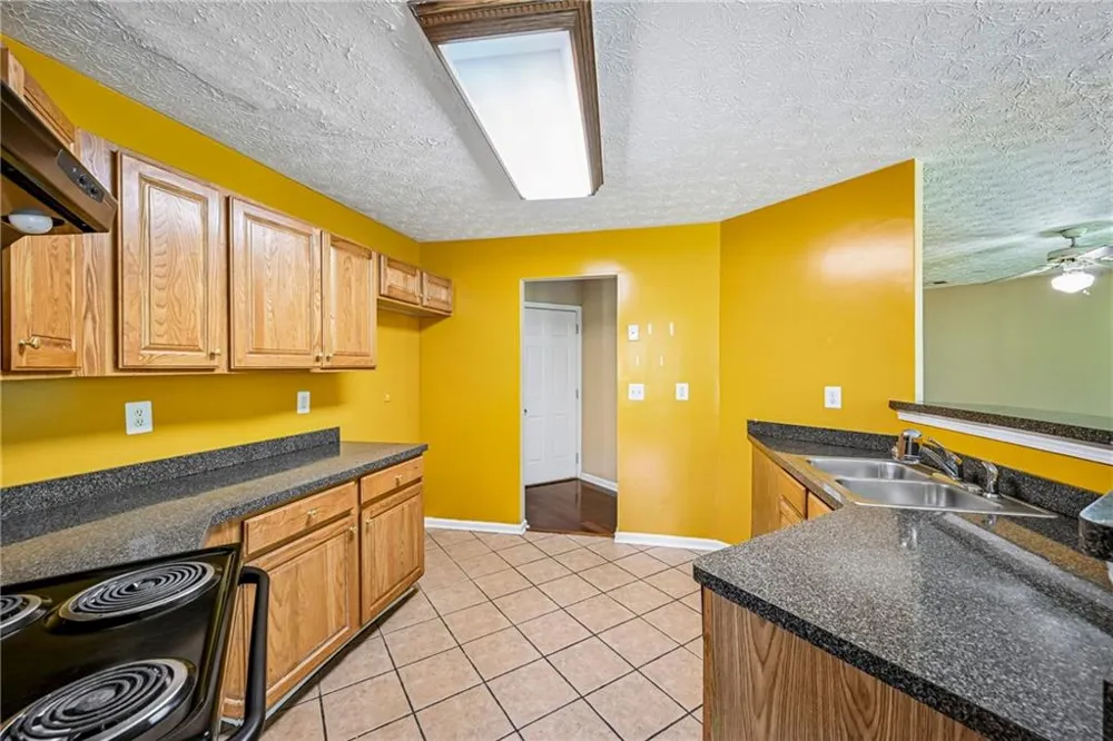 2083 Dylan Court Ellenwood, GA 30294
