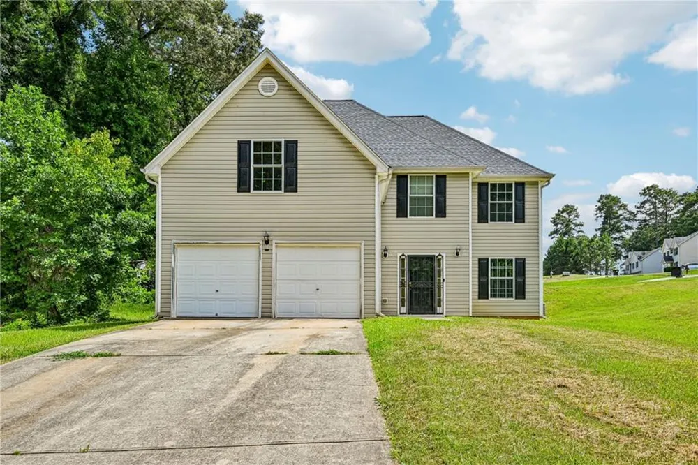 2083 Dylan Court Ellenwood, GA 30294
