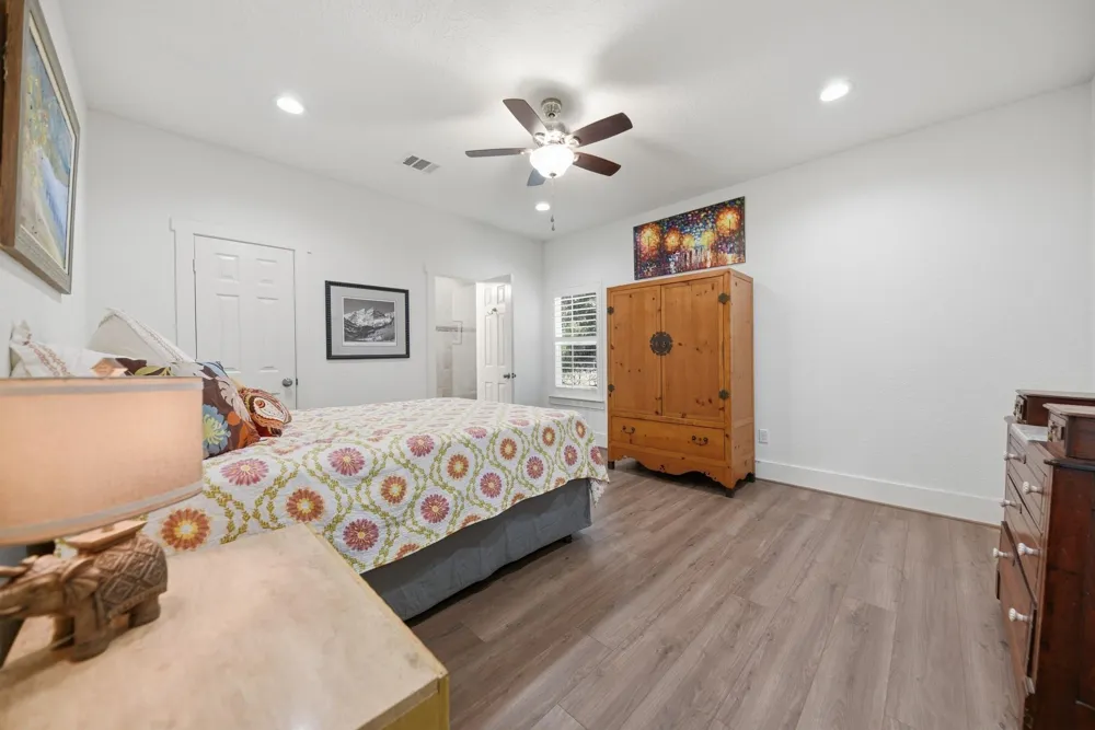 419 S Main Street La Grange, TX 78945