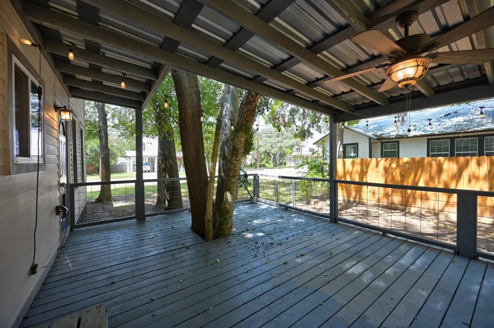419 S Main Street La Grange, TX 78945