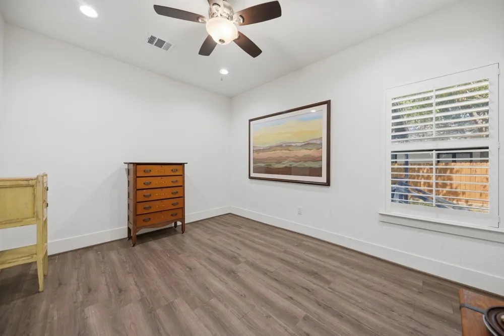 419 S Main Street La Grange, TX 78945