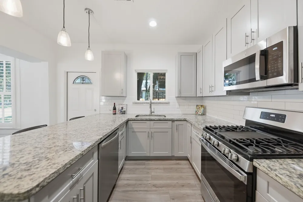419 S Main Street La Grange, TX 78945