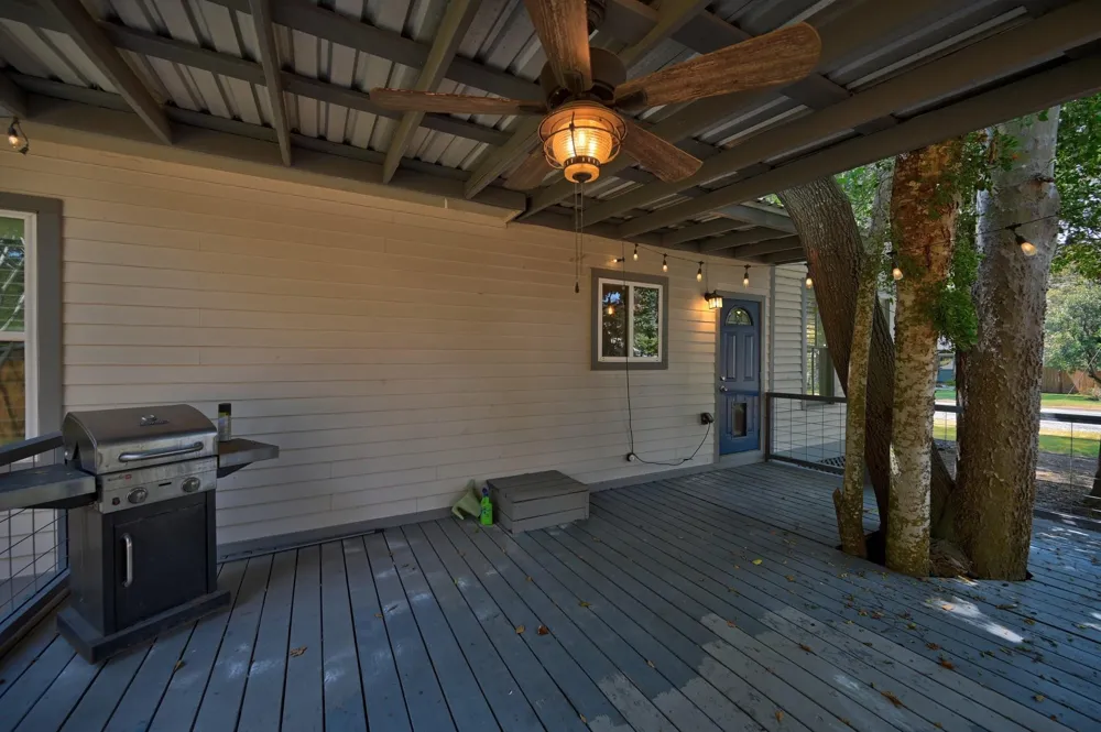 419 S Main Street La Grange, TX 78945
