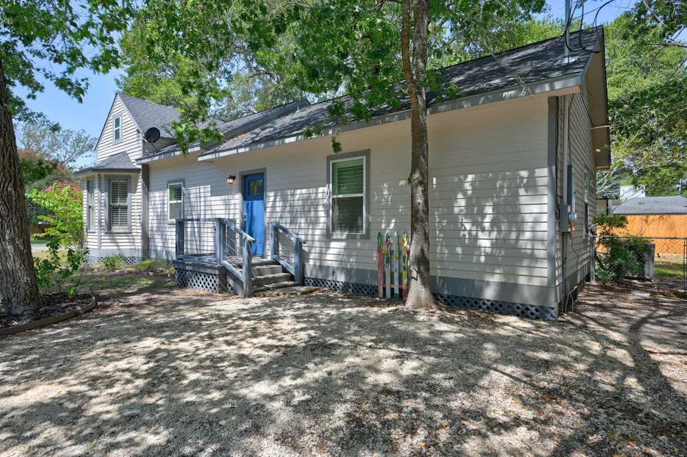419 S Main Street La Grange, TX 78945