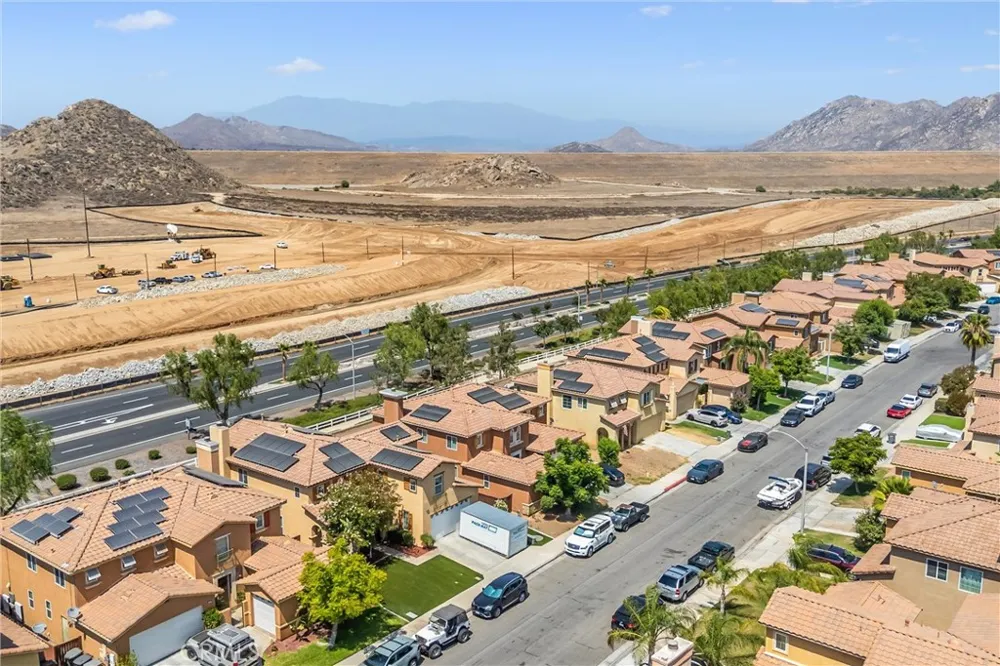 1180 Reisling Perris, CA 92571