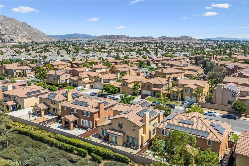 1180 Reisling Perris, CA 92571