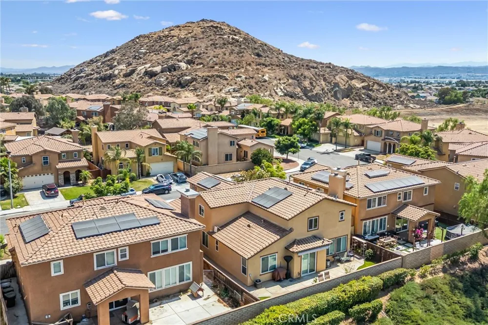 1180 Reisling Perris, CA 92571