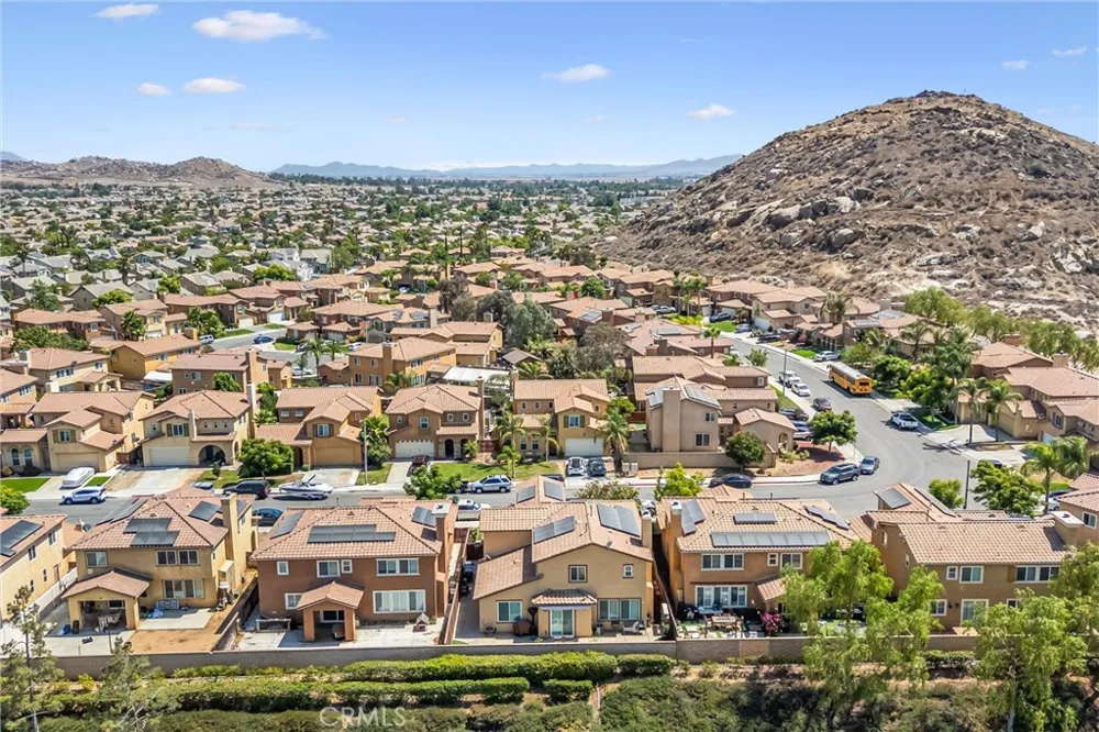 1180 Reisling Perris, CA 92571