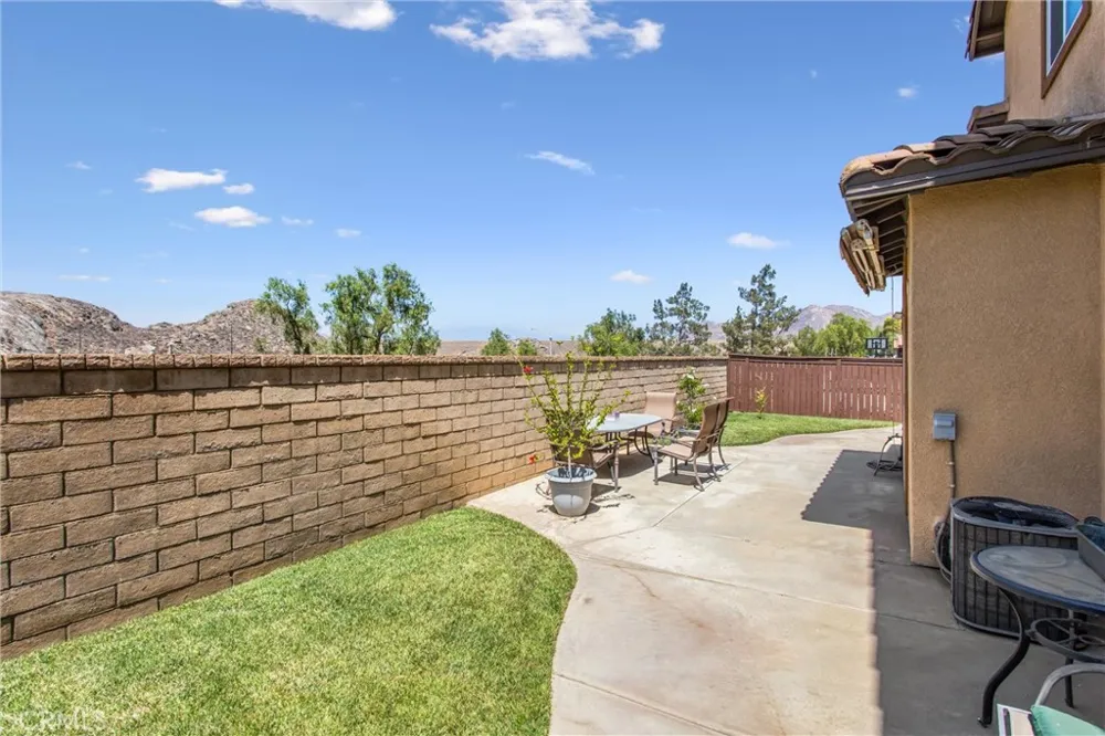 1180 Reisling Perris, CA 92571