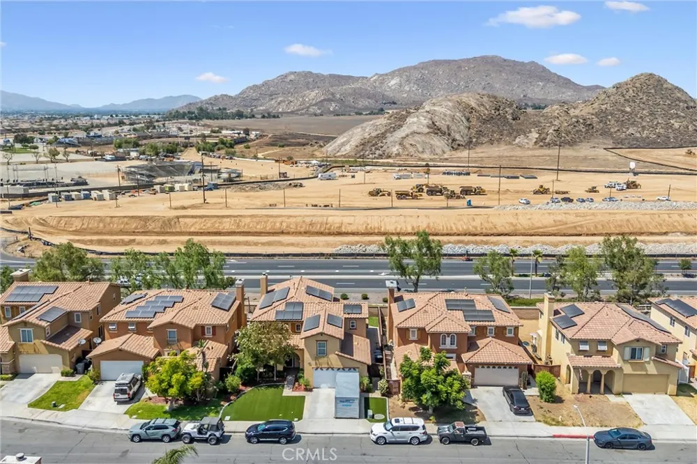 1180 Reisling Perris, CA 92571
